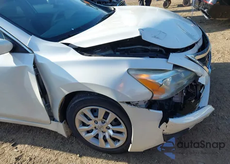 2015 Nissan Altima 2.5 S из США, поврежденный, VIN 1N4AL3AP6FC430542